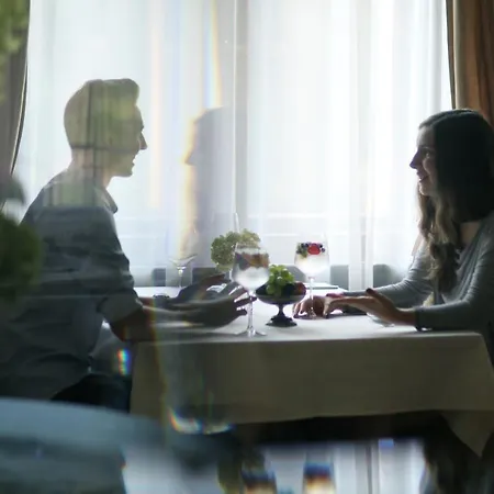 Elise Park Nocleg ze śniadaniem 4*