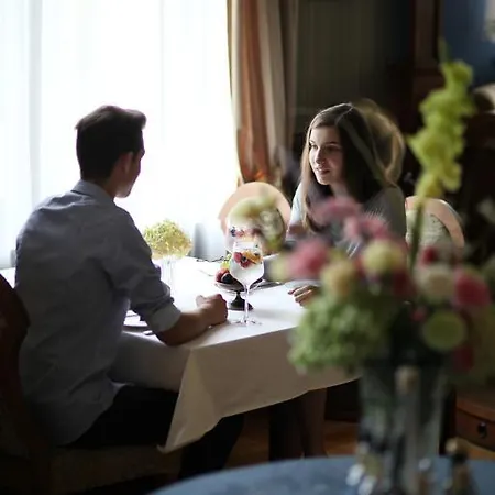 Nocleg ze śniadaniem Elise Park 4*