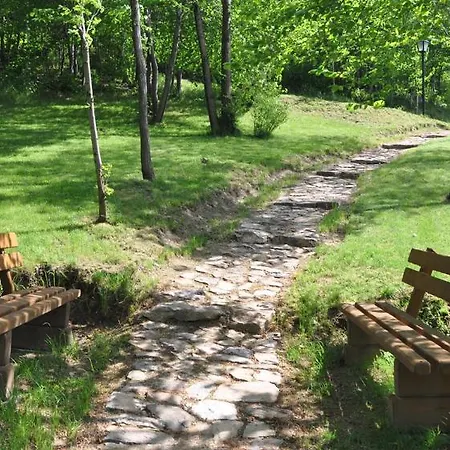 Elise Park Nocleg ze śniadaniem 4*