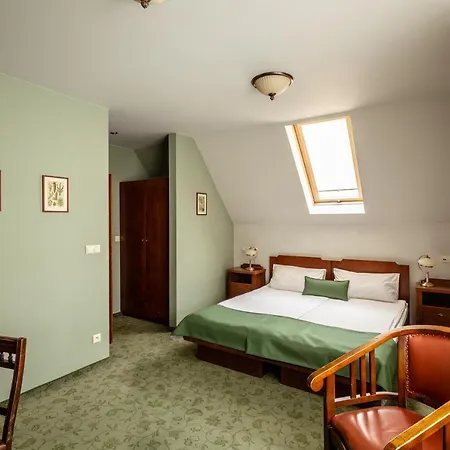 Elise Park Nocleg ze śniadaniem 4*